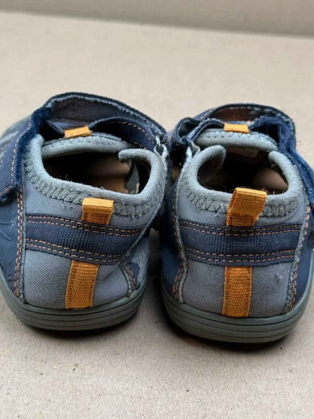 unisex kids Water Sandals Size 9 Blue Orange Closed Toe Summer Shoes WEAR DAMAGE